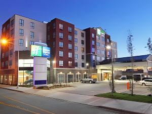 Holiday Inn Express & Suites Calgary NW - University Area