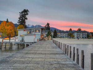 Beach Retreat & Lodge at Tahoe