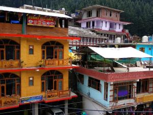 Kasolwoods Cafe & Stay, Main Market, Old Kasol