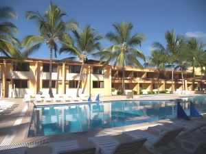 Nauticomar Resort All Inclusive & Beach Club