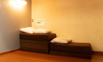 Local Knot Backpackers -Moritomizu-