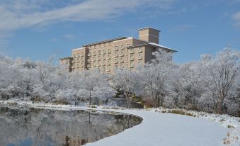 Okura Akademia Park Hotel