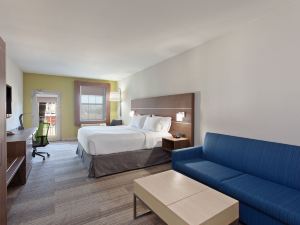 Holiday Inn Express & Suites Corona