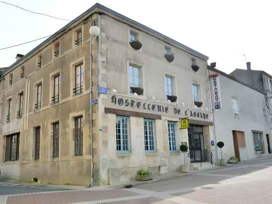 Logis Hostellerie de l'Abbaye Hotel Exterior