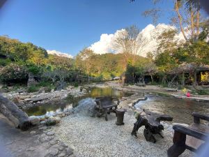 Tharnthong Lodges