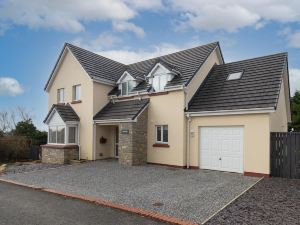 Maynor - Large Luxury House, Log Burner, Central Location