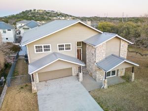 Luxury on Lake LBJ with Hot Tub Firepit & Boat Slip