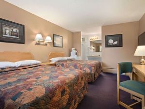 Travelodge by Wyndham Moose Jaw