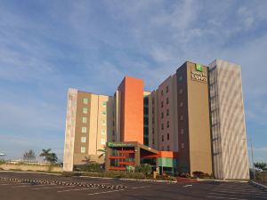 Holiday Inn Express Tuxpan