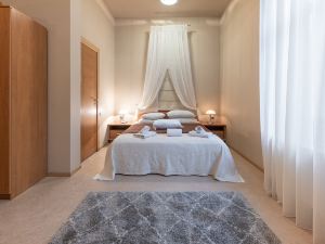 Valensija - Suite for Two in Nice Hotel