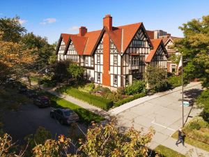 Frederick Stearns House Historic Inn