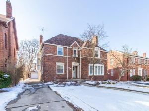 Spacious Luxury Home 5 Min to Detroit Golf Club 4 Car Free Parking