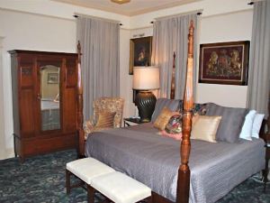 Stay Fairfield - Fairfield Place and Fairfield Manor Bed & Breakfast