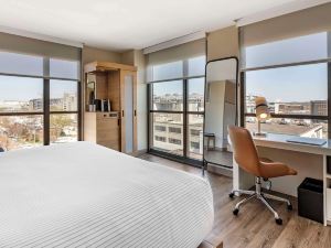 Cambria Hotel Washington D.C. Navy Yard Riverfront