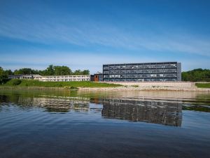 Terrace Bay Hotel - Lakefront