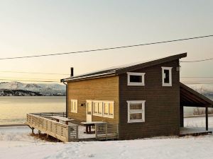 6 Person Holiday Home in Nord Lenangen