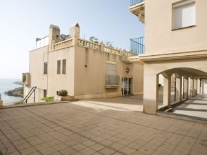 Ground Floor Facing the Sea, in Complex with Pool and Common Areas