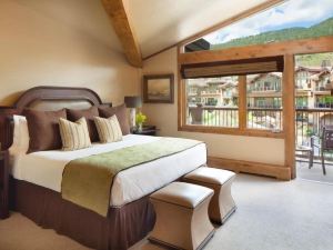 Slopeside 2 Bedroom Platinum-Rated Residence at Golden Peak in Vail Village