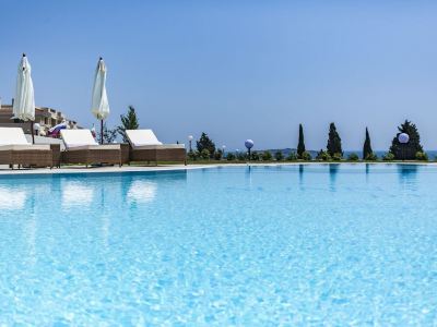 Outdoor Swimming Pool Cosy Apartments Del Sol Next to The Beach Photo