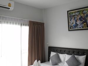 Bann Tawan Hostel Chiang Rai