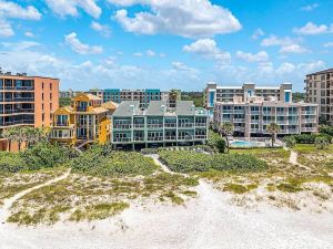 Lovely Indian Shores Condo w/ Beach Access!