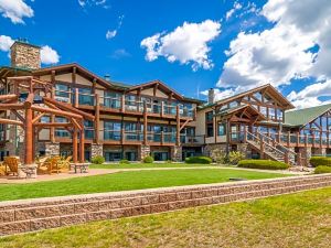 The Estes Park Resort