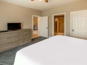 Escapes! to the Shores Orange Beach, A Ramada by Wyndham