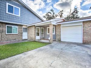 New! Laplace Townhome, 9 Mi to Lake Pontchartrain!