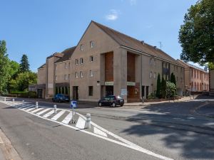 B&B Hôtel Chartres Centre Cathédrale