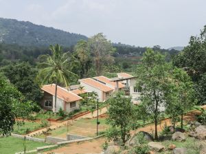 Treebo Laa Gardenia Resort, Nilavoor Lake