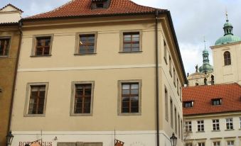 Apartment by the Old Town Square