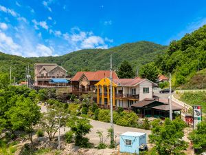 Hongcheon Gangae Pension