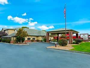 Oxford Suites Hermiston