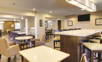 La Quinta Inn & Suites by Wyndham Carlsbad - Legoland Area