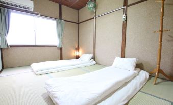 2 Floors Japanese Style, Direct to KIX, 10Mins Train to Namba, 5Mins Walk to Stn , 2-6Ppl