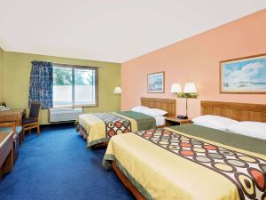 Super 8 by Wyndham Sturgeon Bay