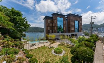 Geoje Denbasta Ryokan Hotel