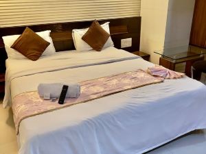 Hotel Comfort - Near Railway Station Surat, Gujarat