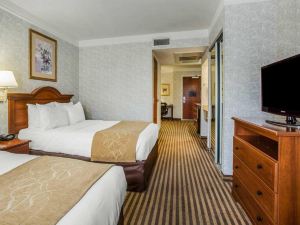 Comfort Suites Visalia - Convention Center