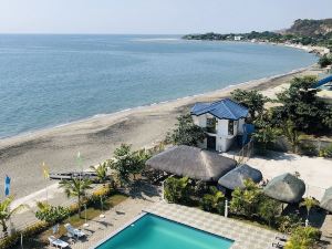 EM Royalle Hotel & Beach Resort