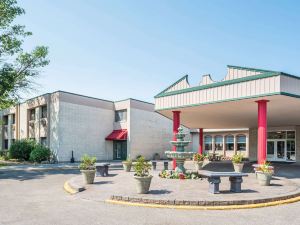 Ramada by Wyndham Grand Forks