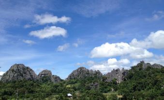 Maan Mek Talay Mok Resort