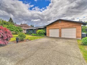 Stylish Olympia Home w/ Private Boat Dock!