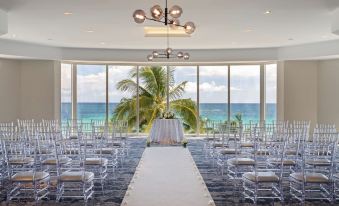 DoubleTree Resort & Spa by Hilton Hotel Ocean Point - North Miami Beach