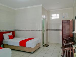 RedDoorz Syariah @ Hotel Sidomulyo Pacitan