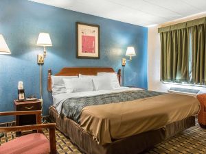 Econo Lodge Cranston - Providence