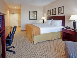 Holiday Inn Express & Suites Wichita Airport