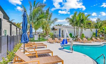 Pelican Post at Anna Maria Island Inn