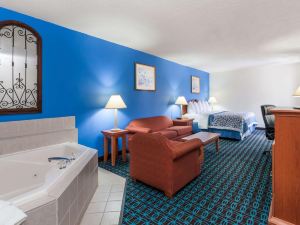 Days Inn & Suites by Wyndham Cambridge