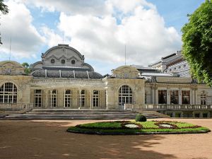 Kyriad Restaurant Centre Spa Vichy